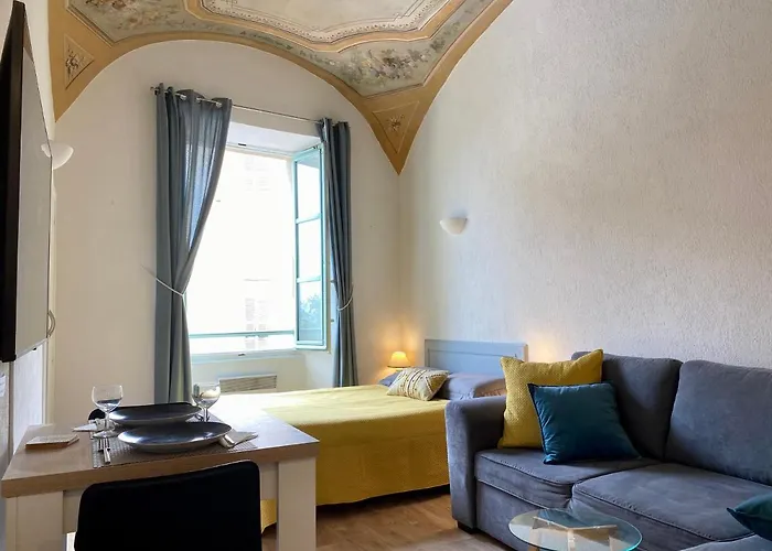 Lovely - Heart Of Menton, Near The Beach. Apartamento